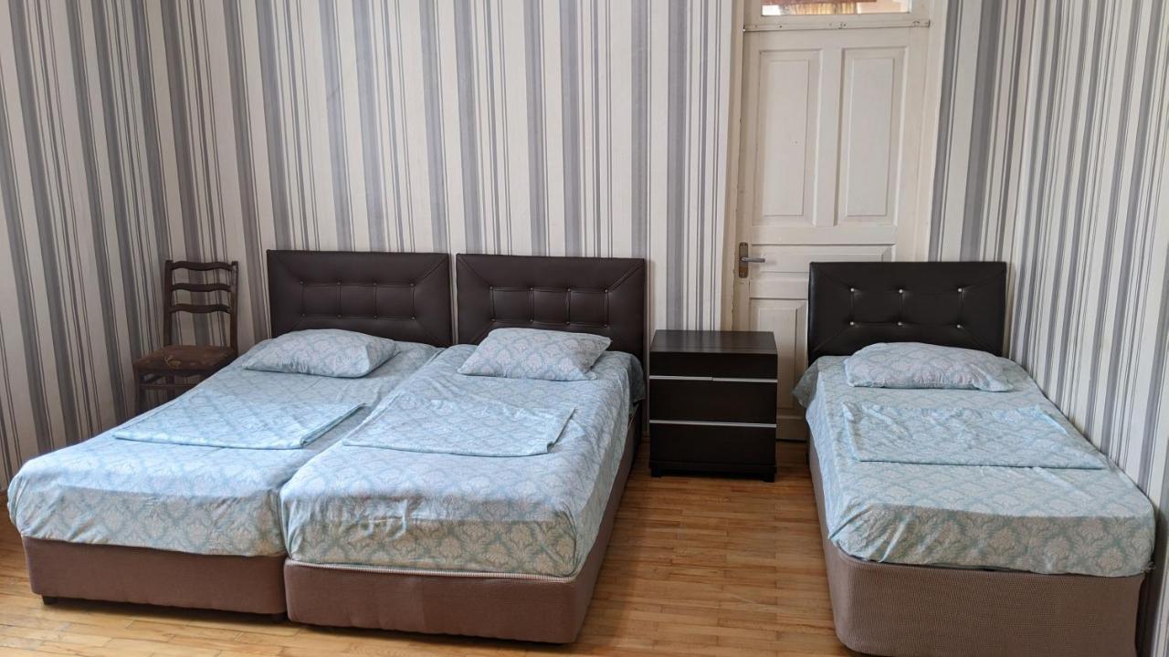 Medea'S Guest House Батуми Екстериор снимка