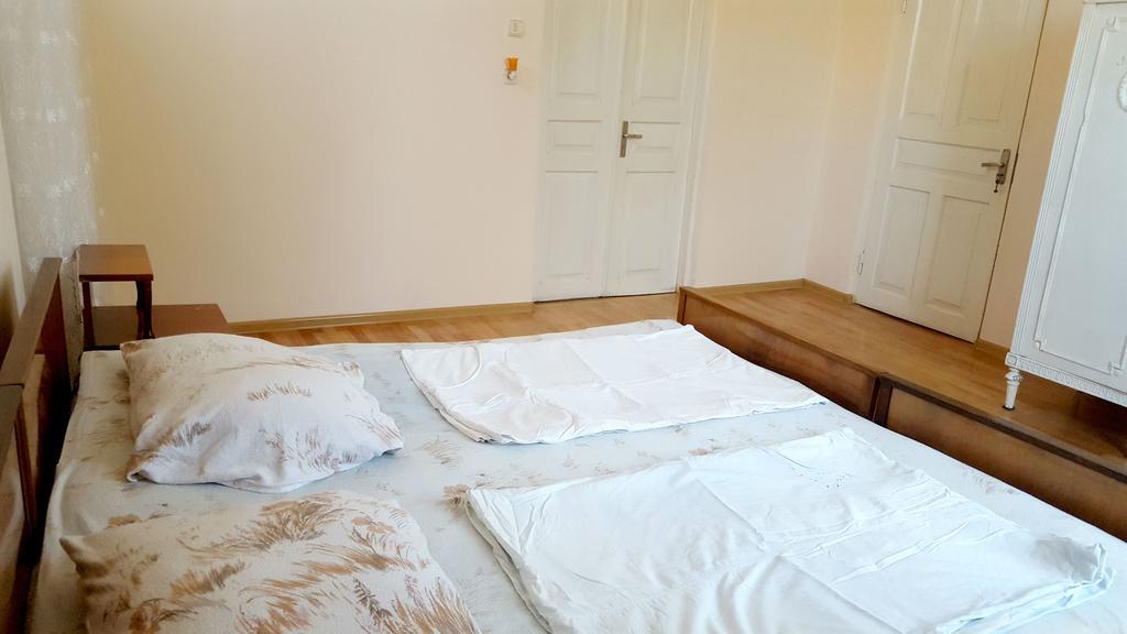 Medea'S Guest House Батуми Екстериор снимка